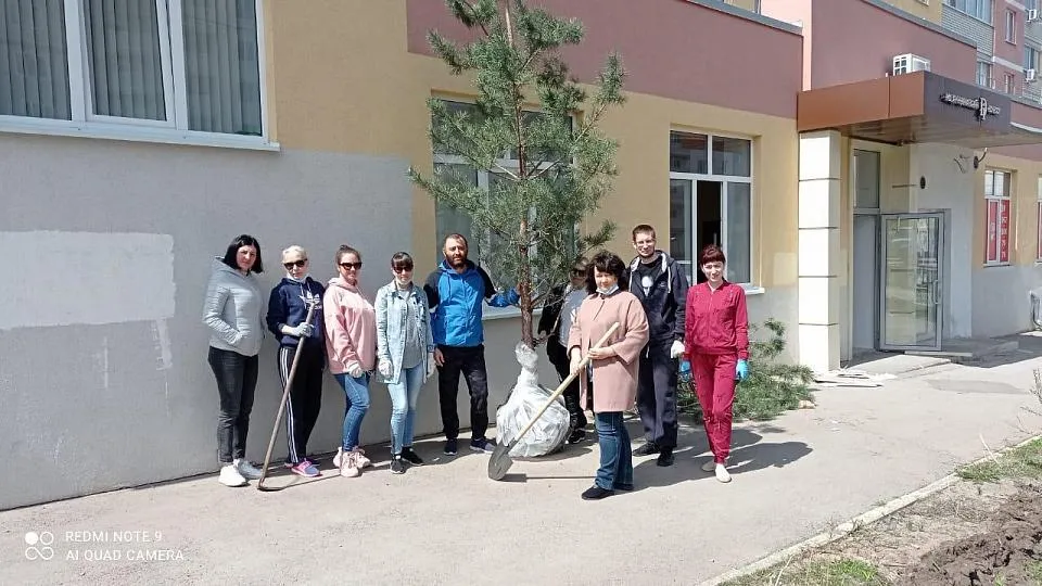 Сотрудники Медицинского Di центра вышли на субботник Фото 1
